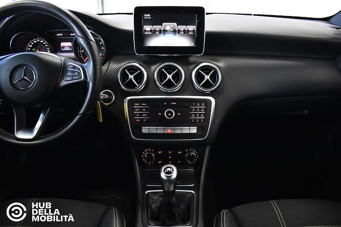 MERCEDES-BENZ A 180 d Sport